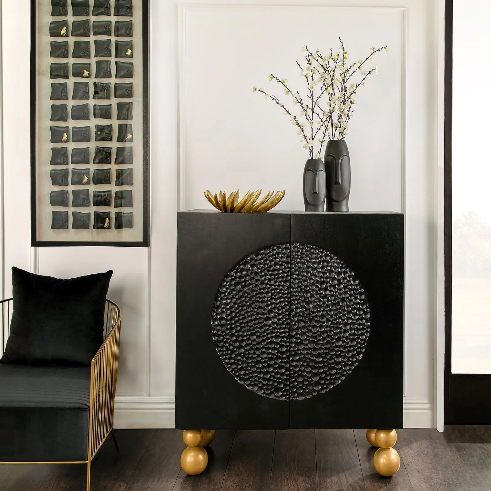 10"h Face Vase, Black - Image 4
