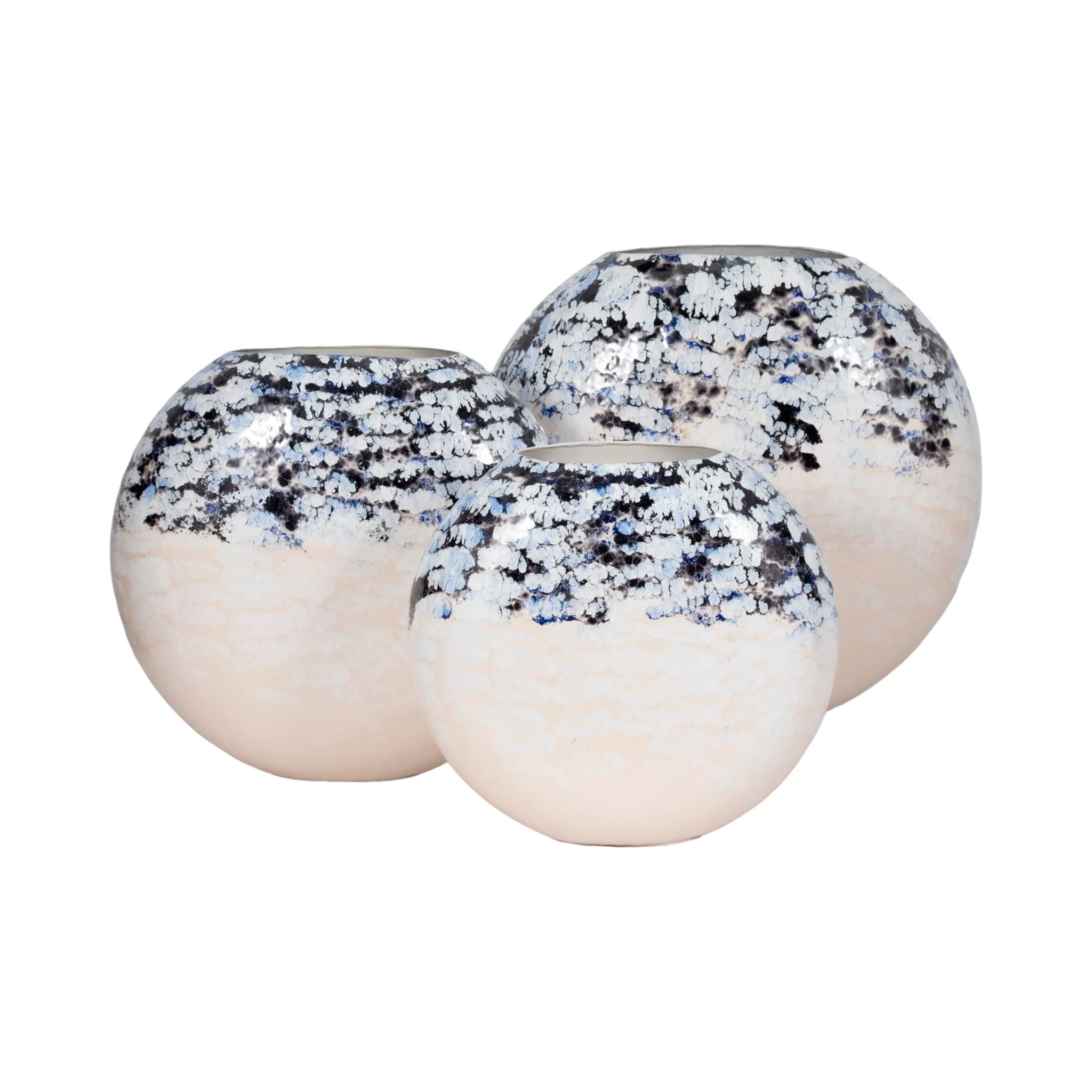 21" Round Metal Vase Arctic Finish, White/blue - Image 8