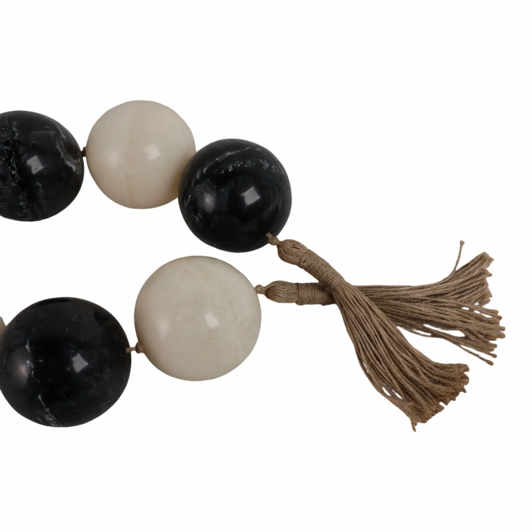 46" Swirled 3" Resin Beaded Garland, White/black - Image 5