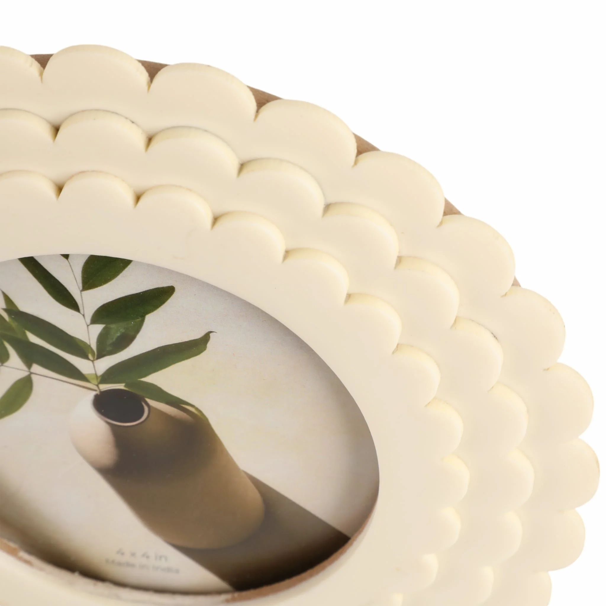 4x4 Round Scalloped Resin Photo Frame, Ivory - Image 6