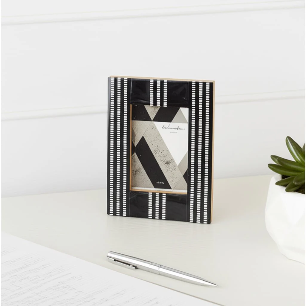 4x6 Ridged Stripes Photo Frame, Black/ivory - Image 4