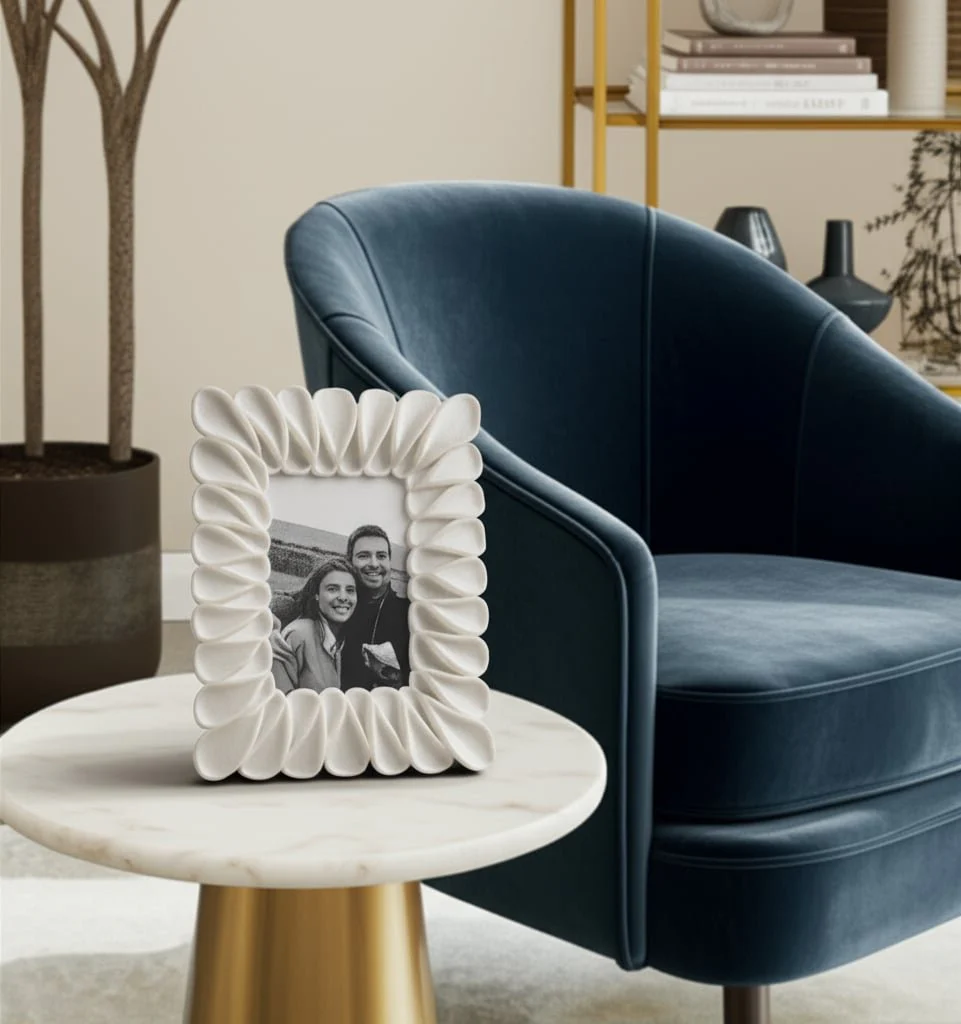 5x7" Loopy Quartz Resin Photo Frame, White - Image 3
