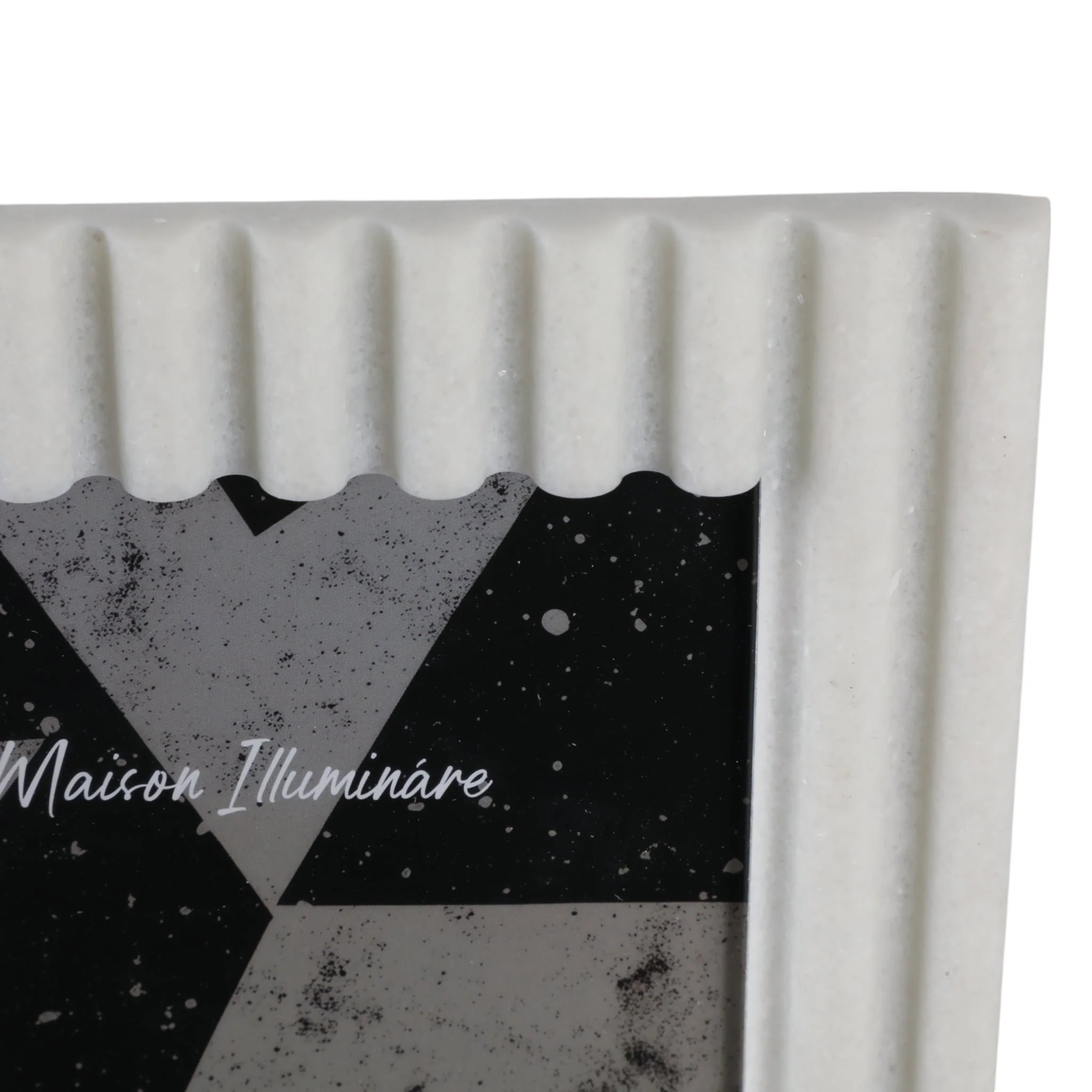 5x7" Ridged Quartz Resin Photo Frame, White - Image 6