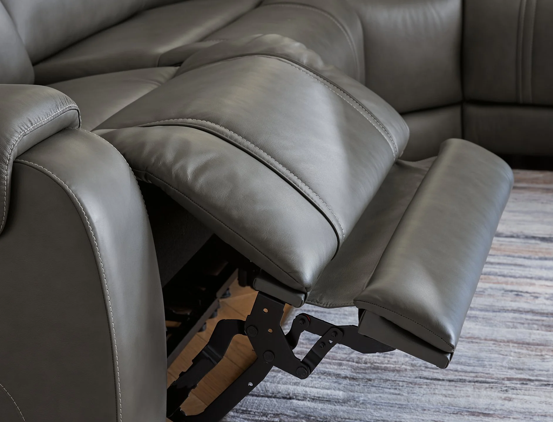 5Z - Pittson Power Reclining Sectional - Image 25