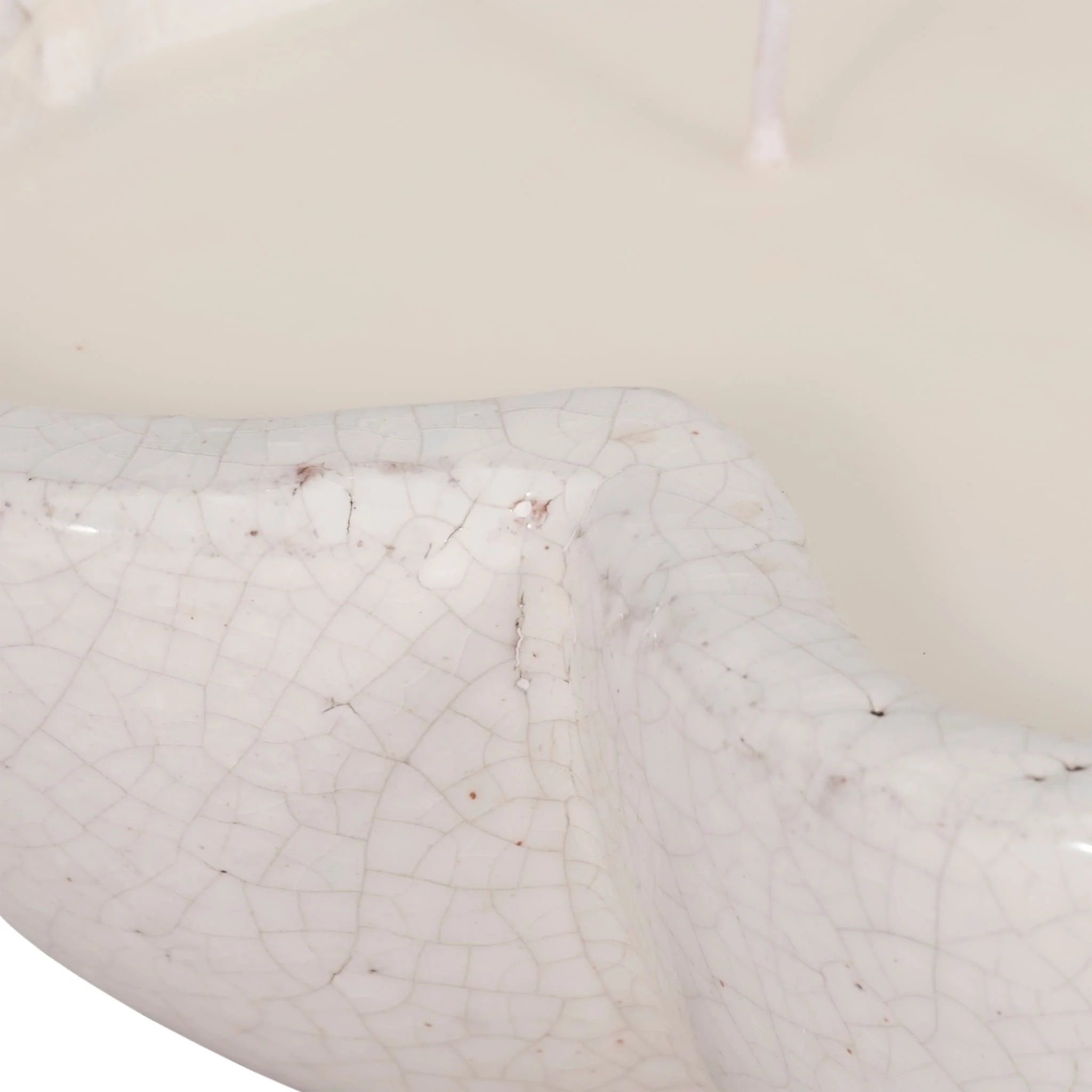 7" 11 Oz Sandalwood Heart Candle, White - Image 6