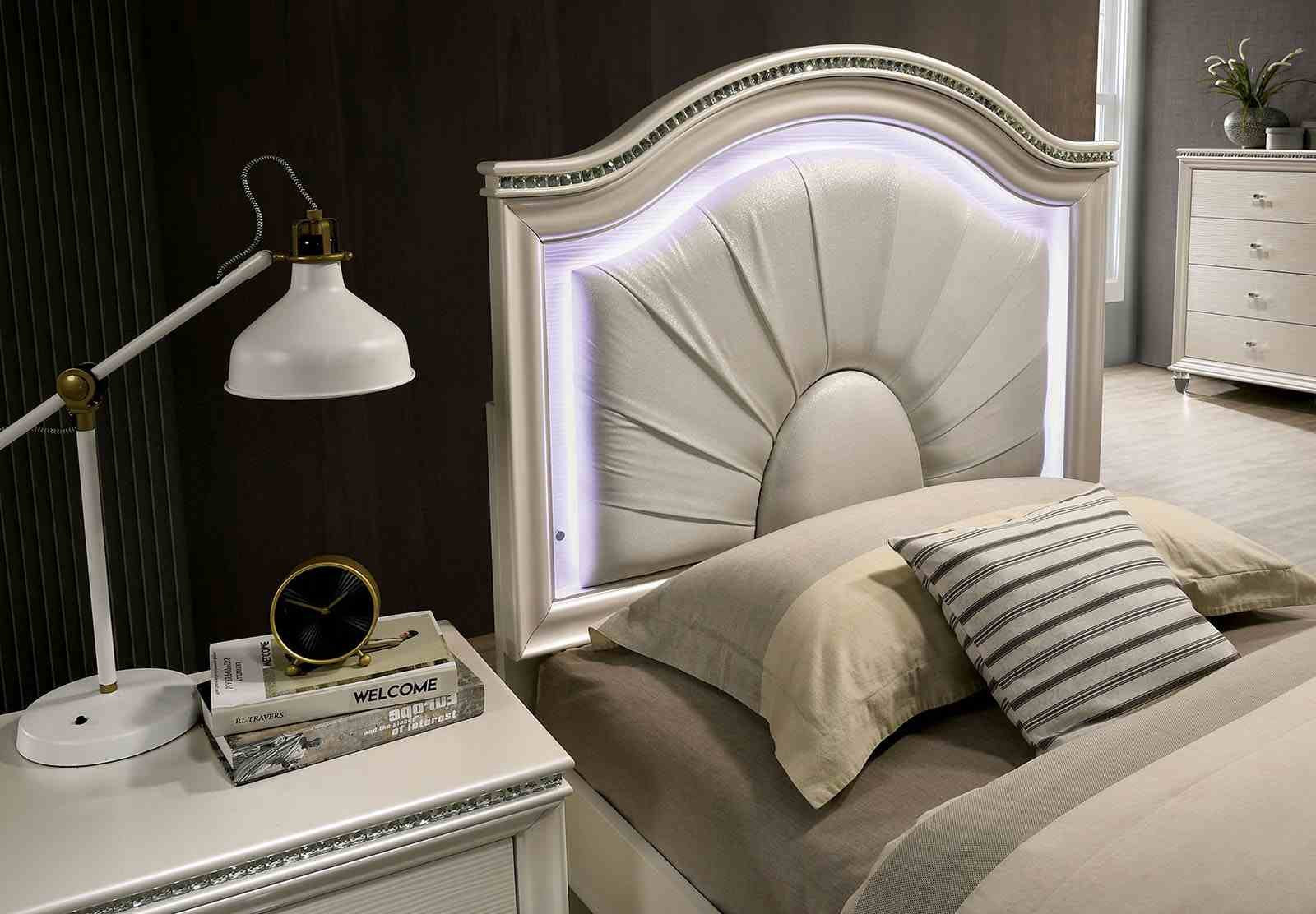 Allie 4 Pc. Full Bedroom Set w/ Trundle - Image 3