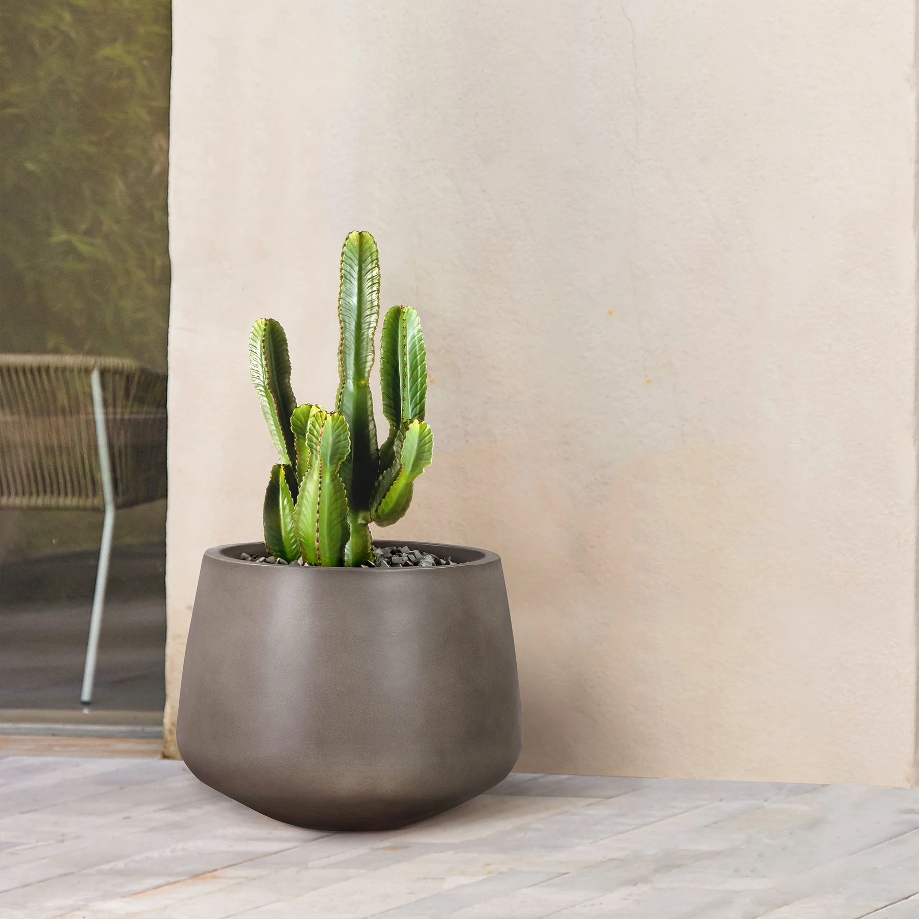 Amethyst Medium Round Lightweight Concrete Indoor or Outdoor Planter in Gray - Image 7