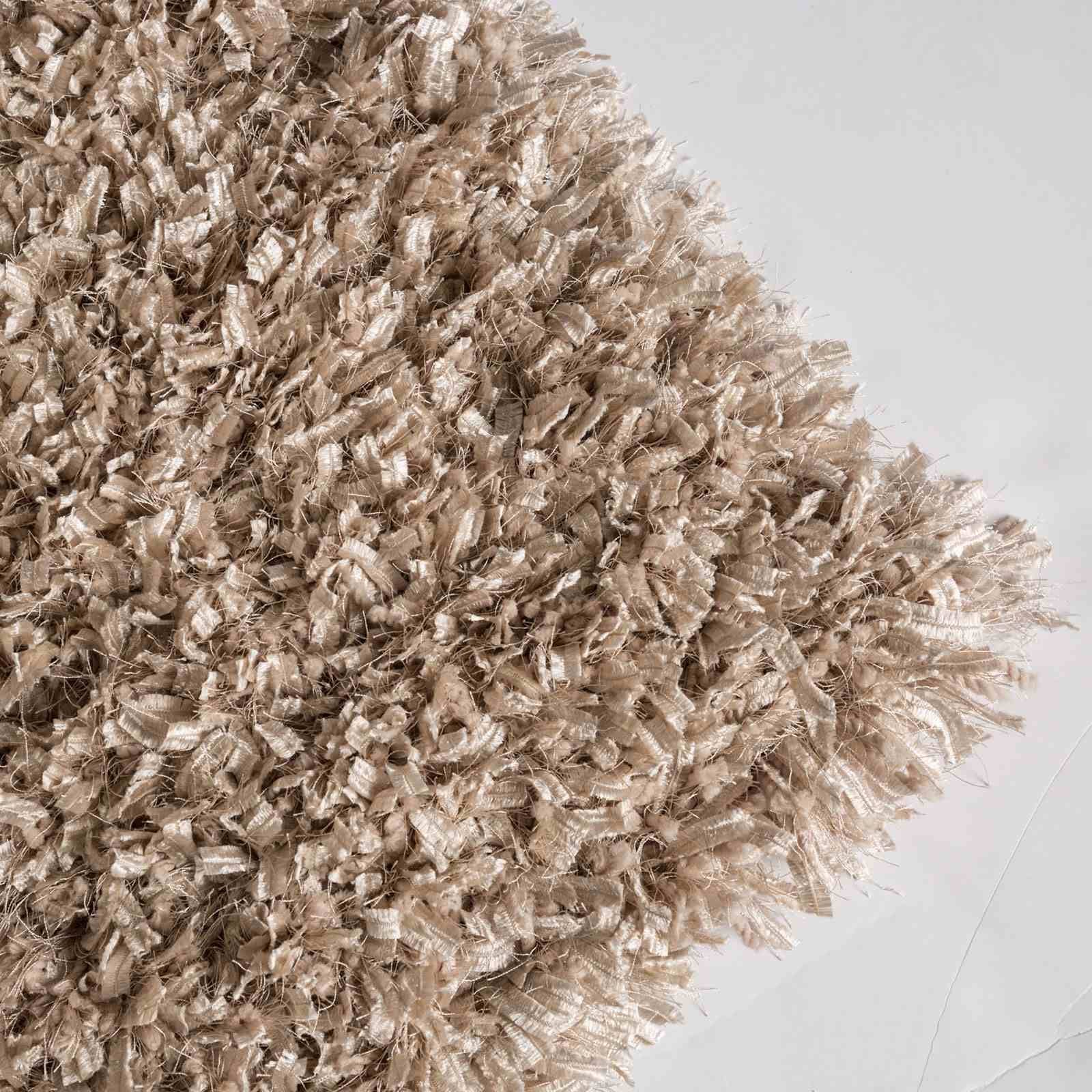 Annmarie 5' X 7' Area Rug - Image 3
