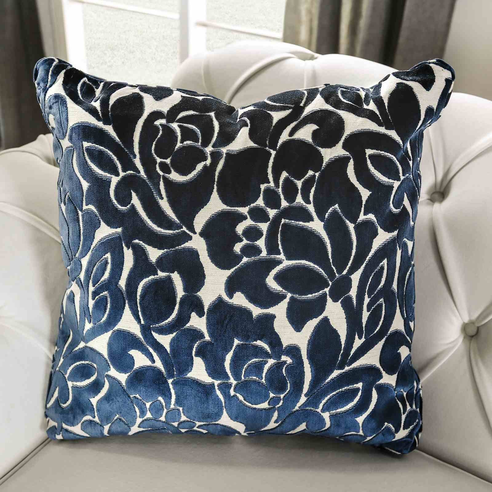 Antoinette Loveseat, White - Image 4