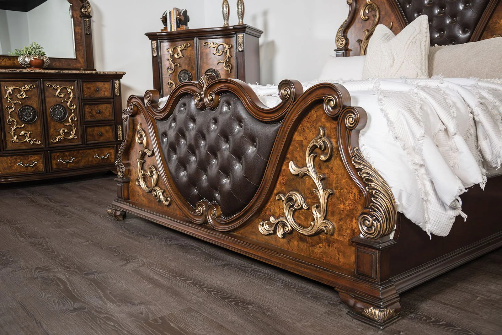 Aquilina 5 Pc. Queen Bedroom Set w/ Chest - Image 2