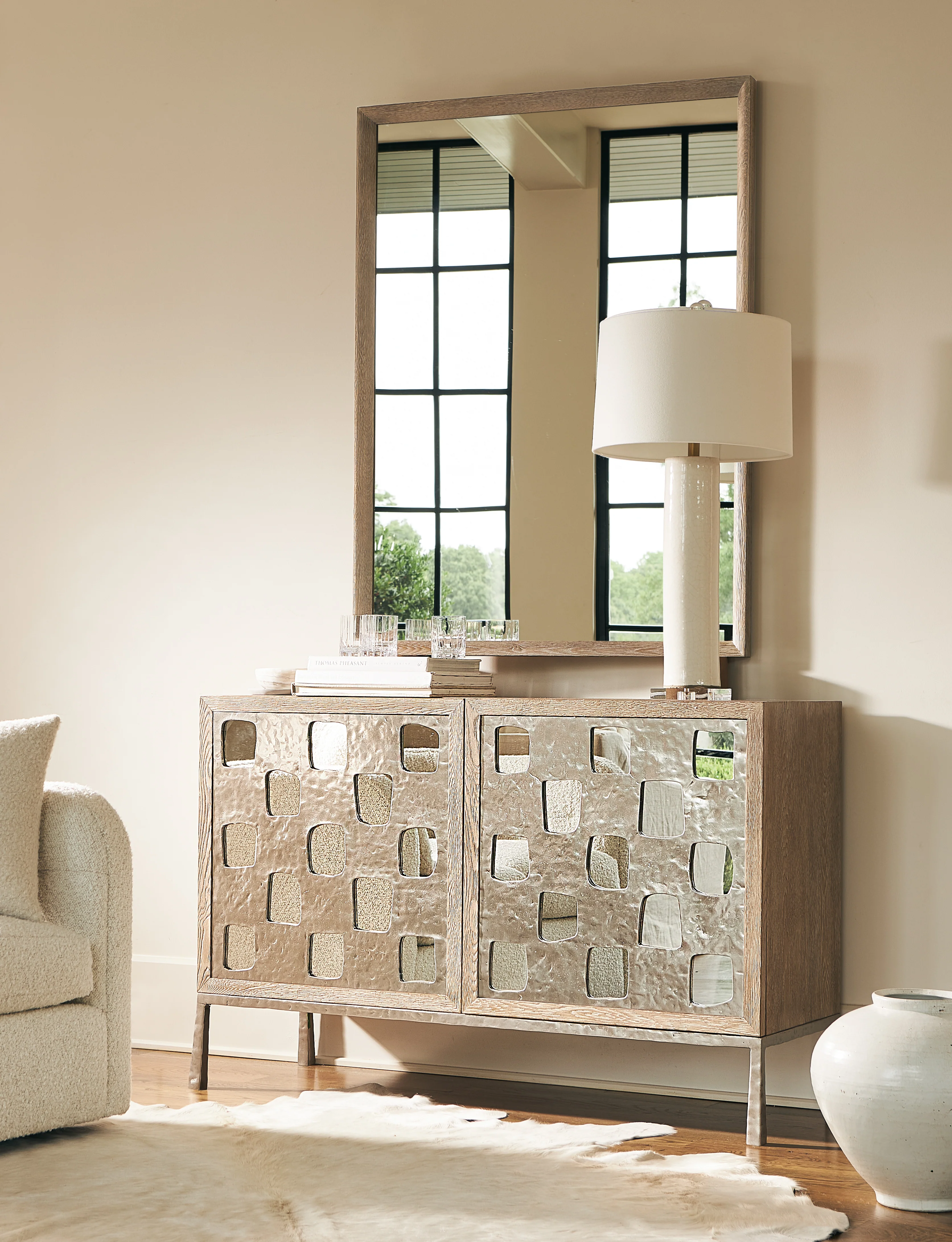 Aventura Door Chest - Image 9