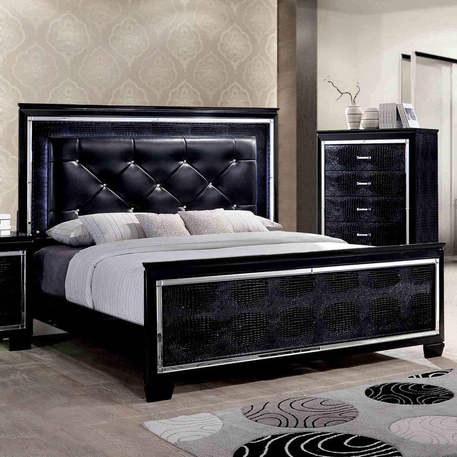 Bellanova 5 Pc. Queen Bedroom Set w/ Chest - Image 4