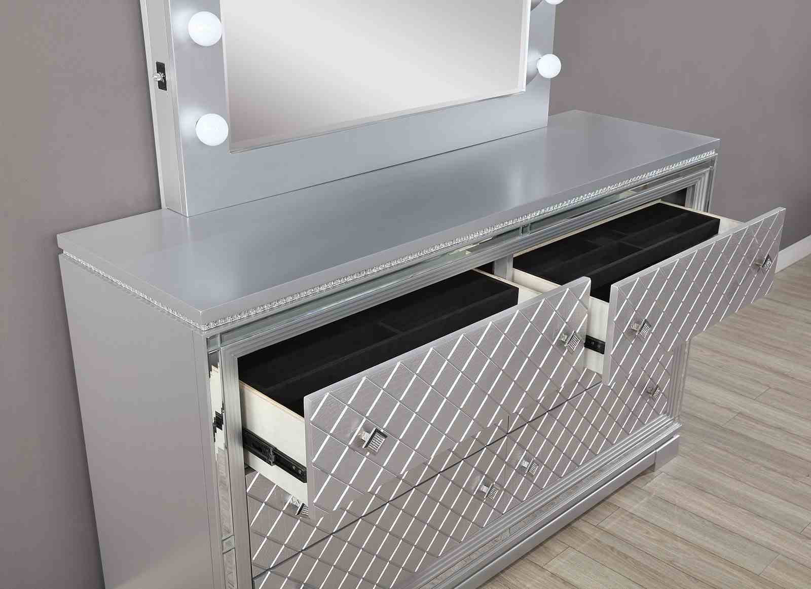 Belleterre Dresser, Silver - Image 3