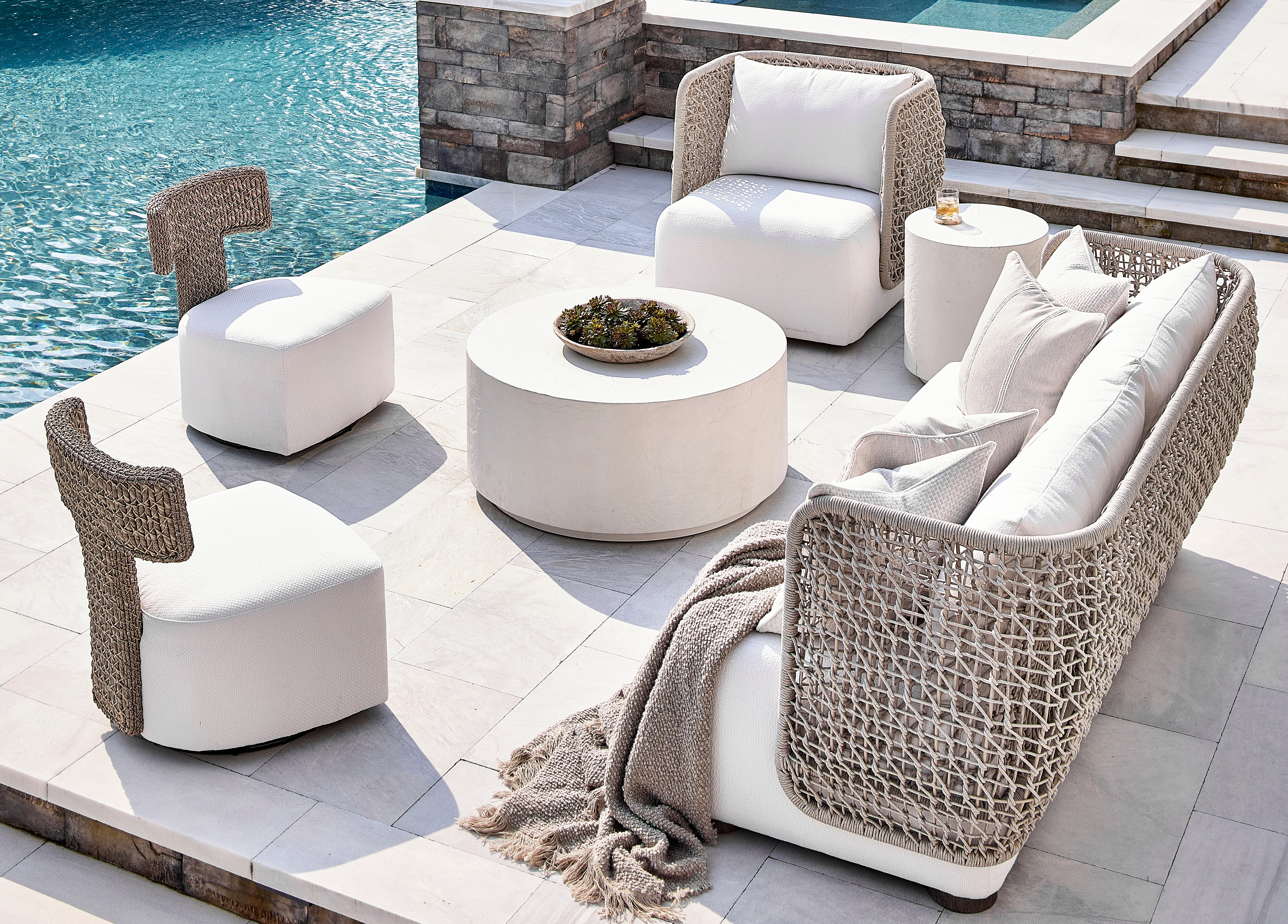 Cabo Outdoor Swivel Chair - Image 6