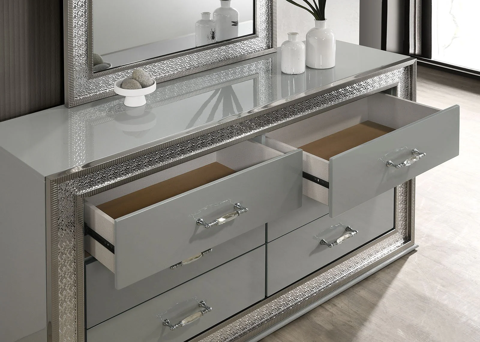Cassiopeia 4 Pc. Queen Bedroom Set - Image 6