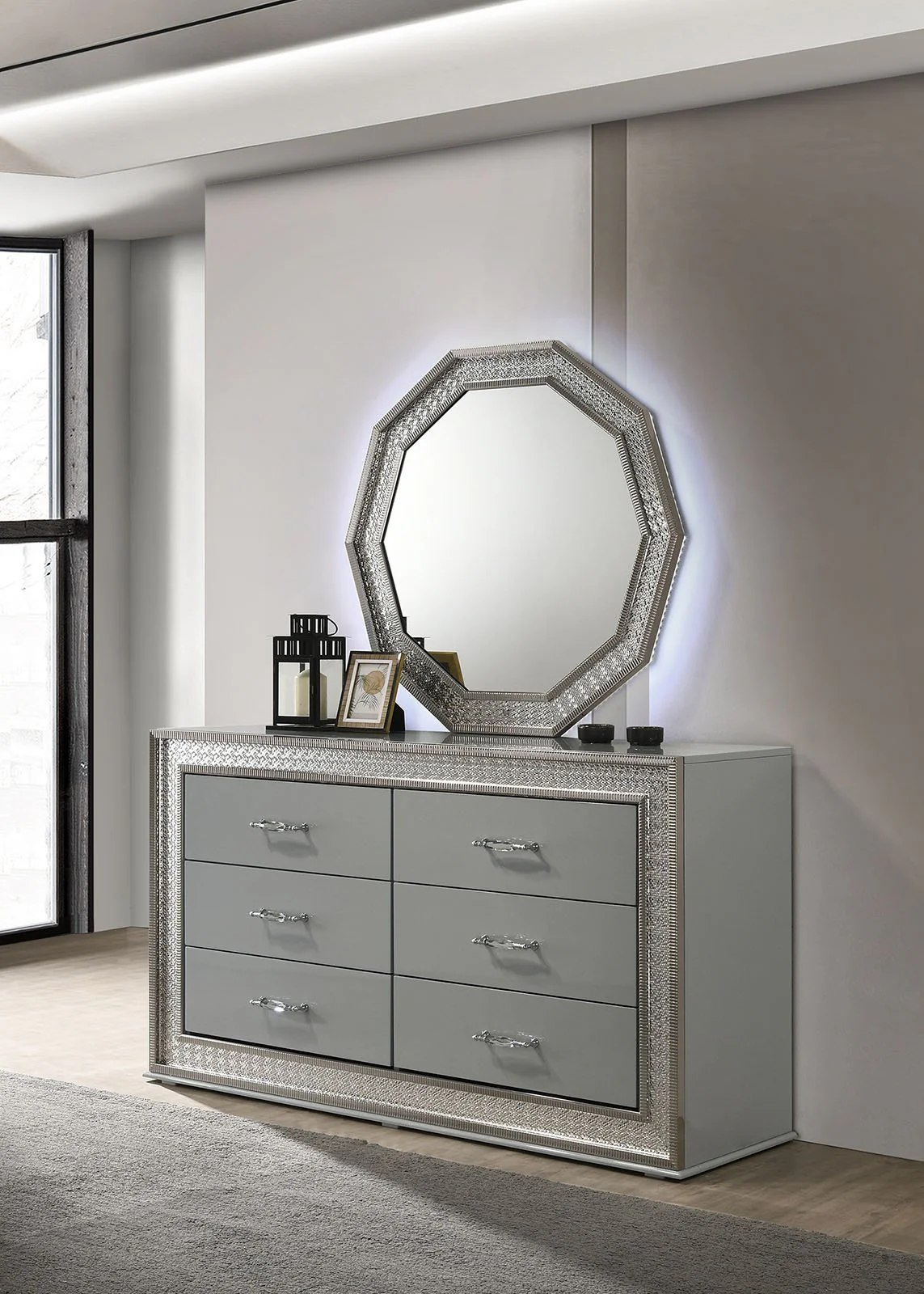 Cassiopeia 5 Pc. Queen Bedroom Set w/ Chest - Image 4