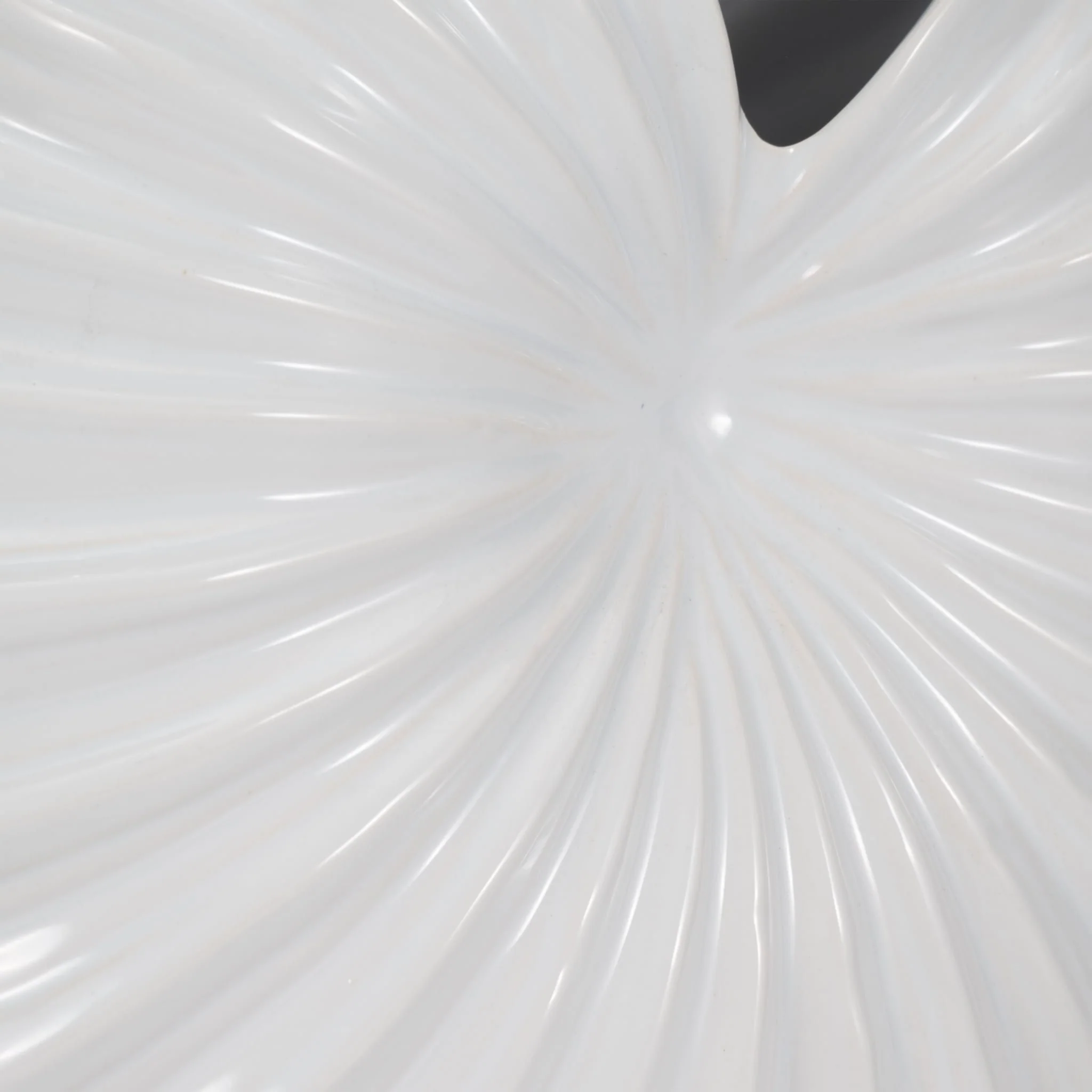 Cer, 10" Shell Vase, White - Image 5
