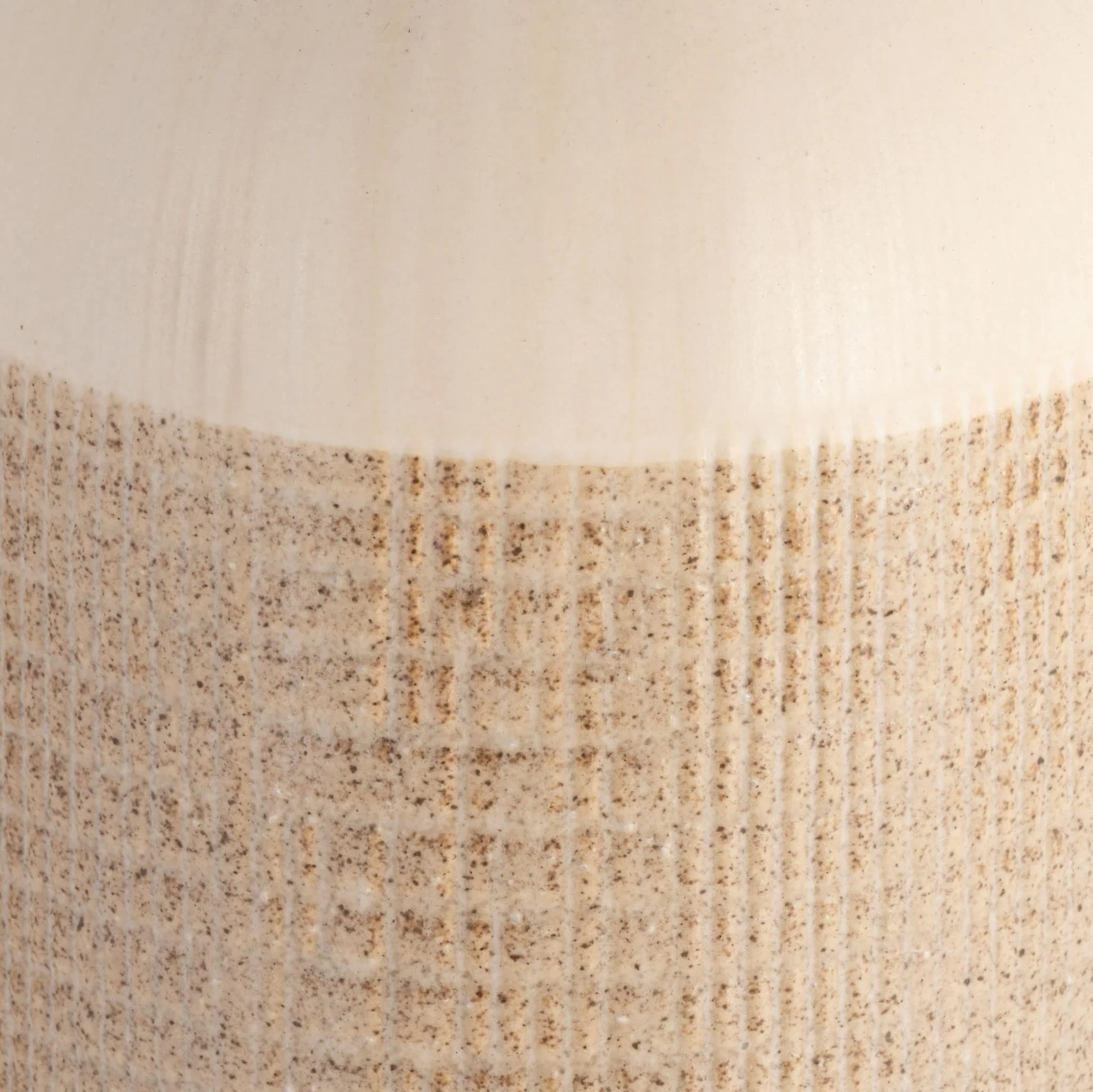 Cer, 16" 2-tone Vase, White/tan - Image 3