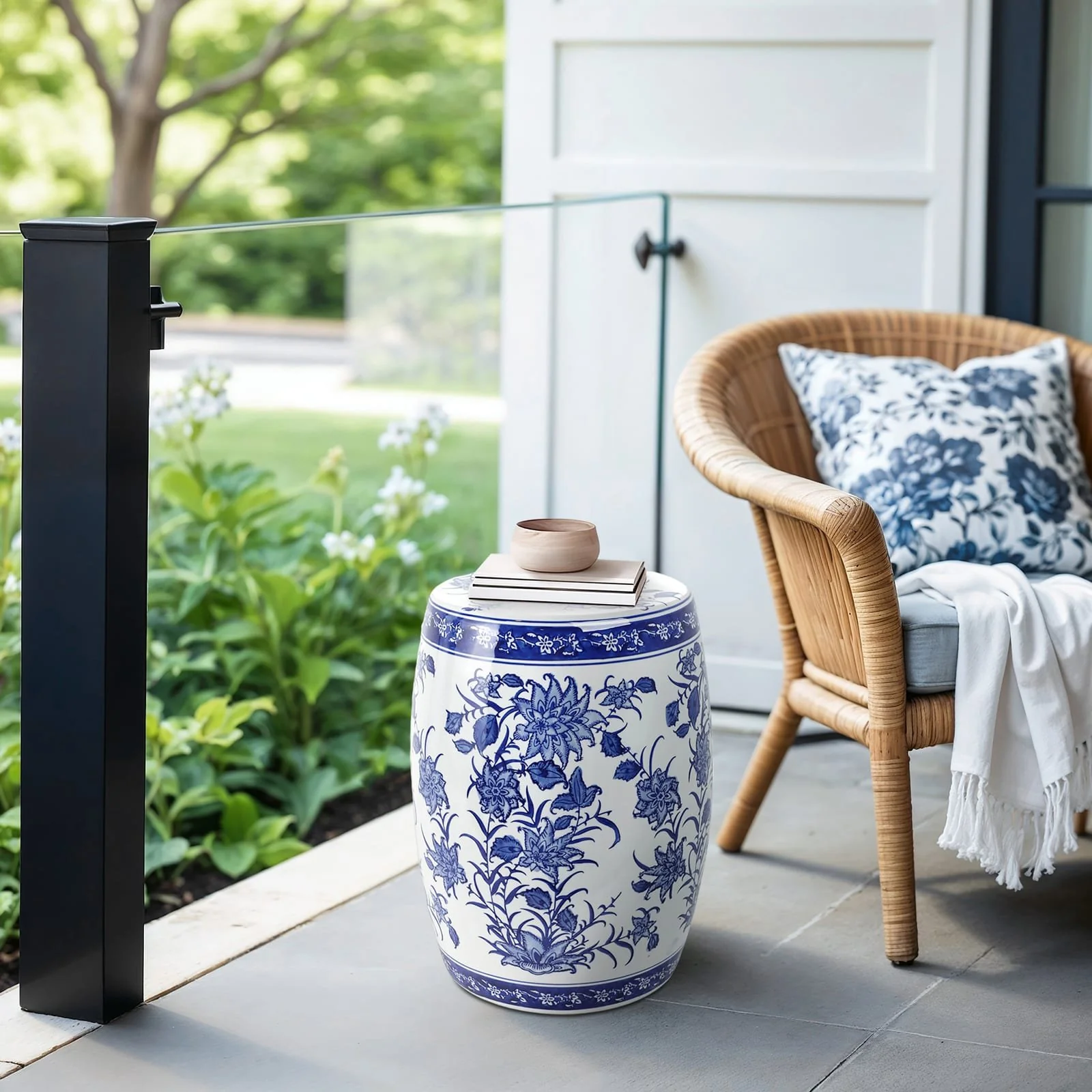 Cer,18" Pinwheel Flower Chinoiserie Stool,blu/wht - Image 10