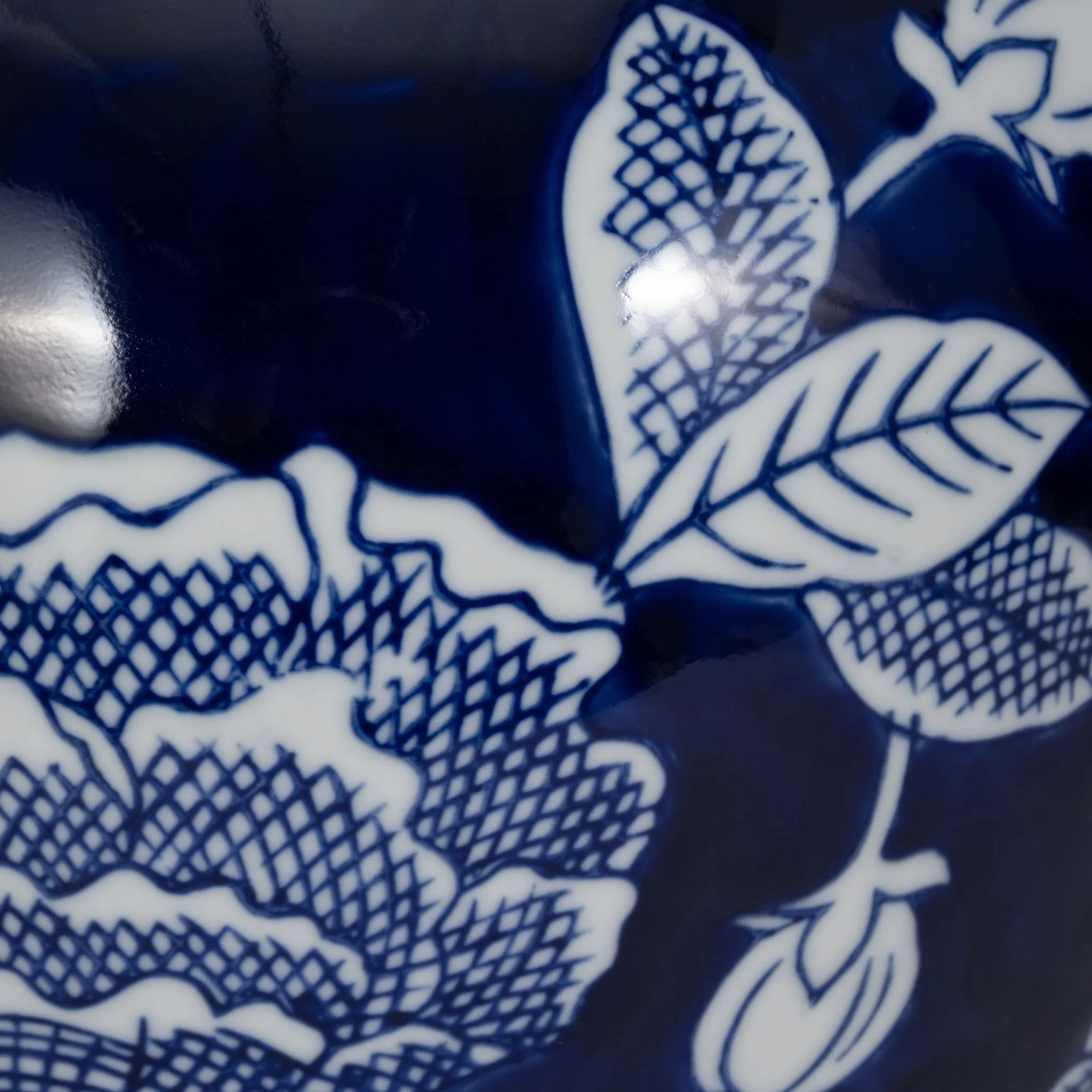 Cer, 18"h Flower Temple Jar, Wht/blu - Image 5