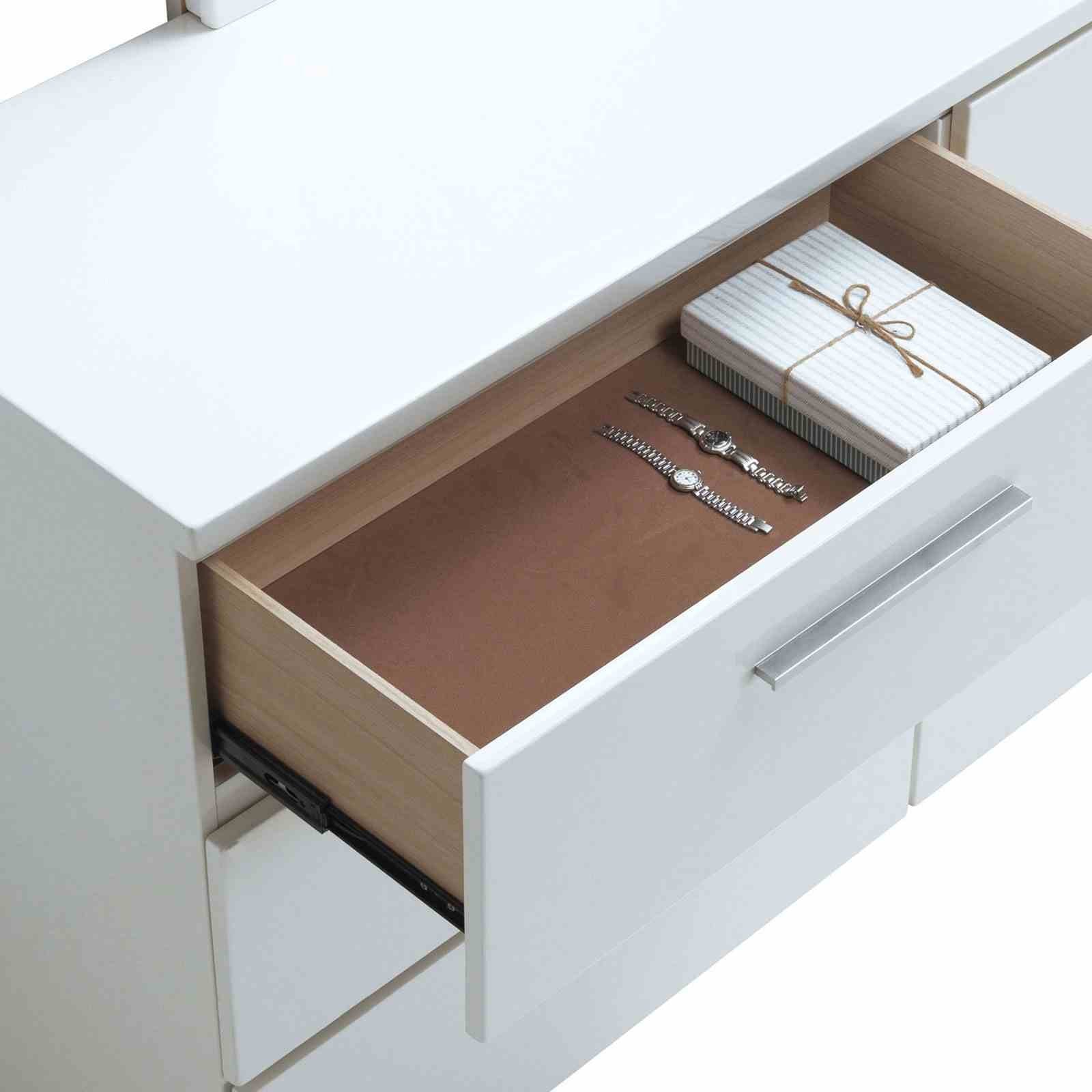 Christie Chest - Image 4