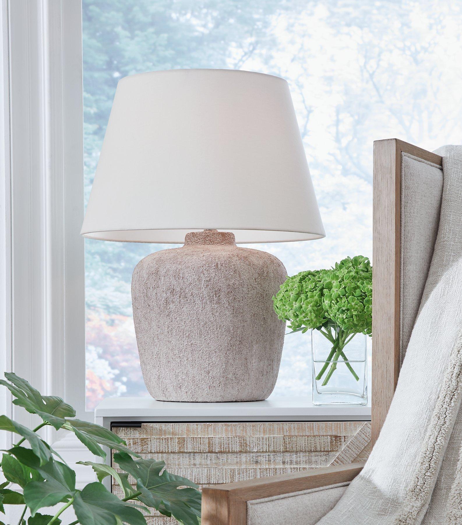 Danry Lamp Set - Image 2