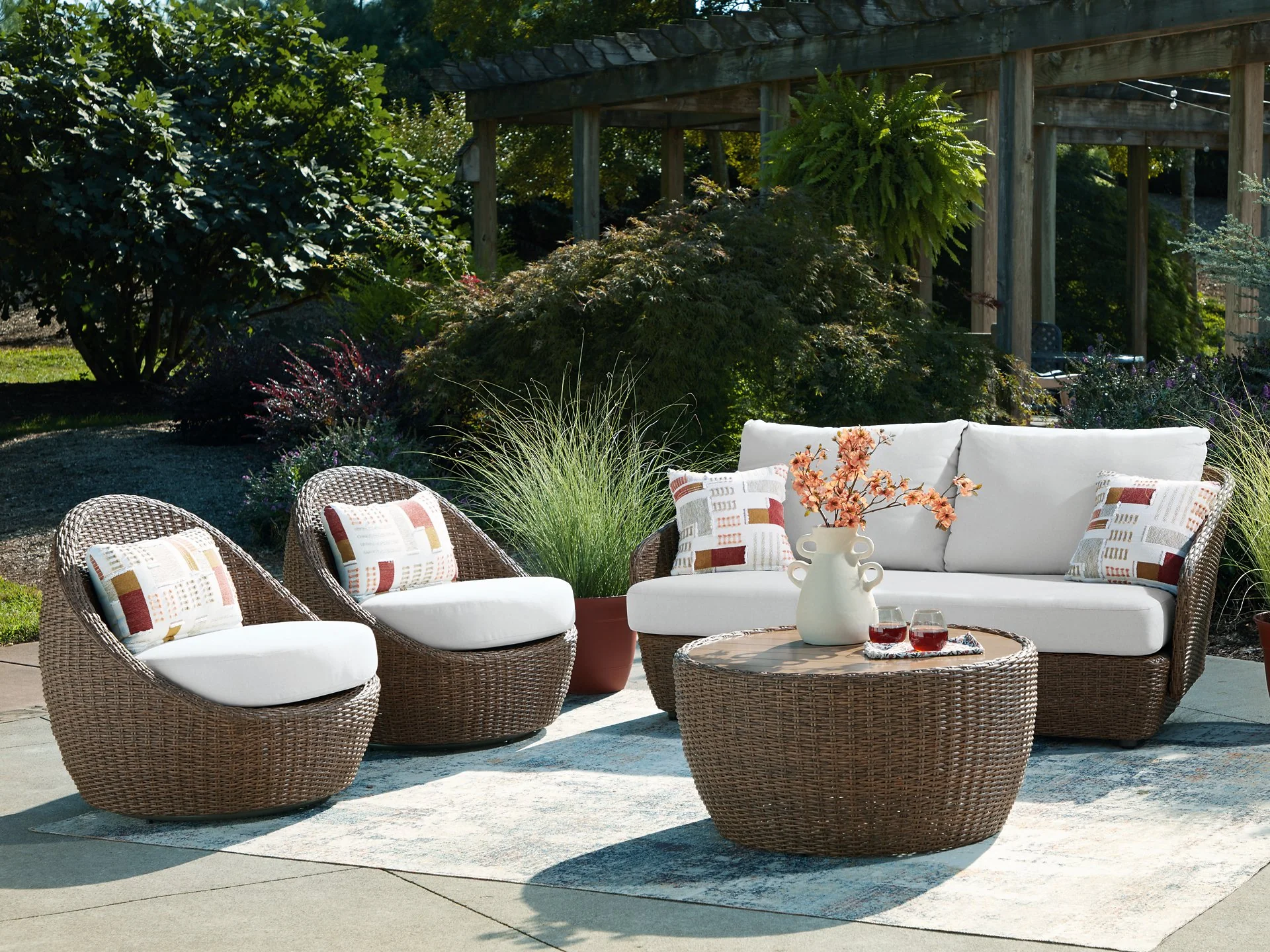 Double Point Outdoor Seating Set - Image 4