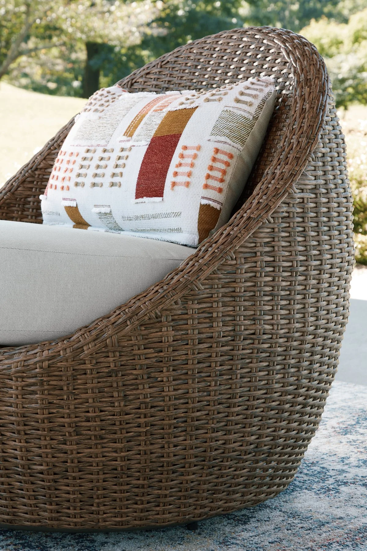 Double Point Outdoor Seating Set - Image 7