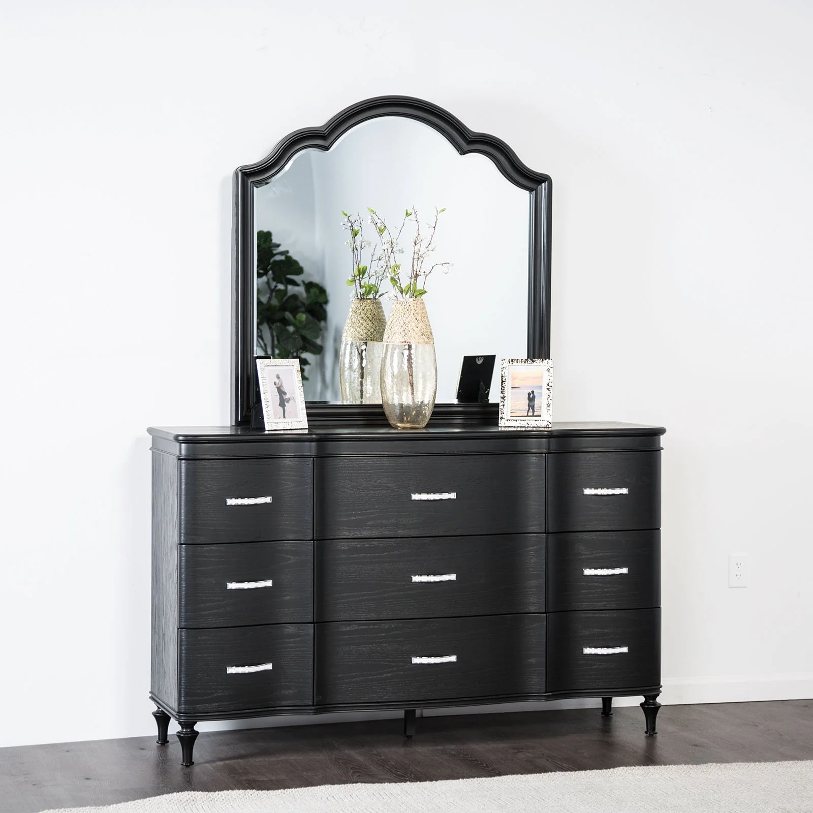 Eleanora 4 Pc. Queen Bedroom Set - Image 5