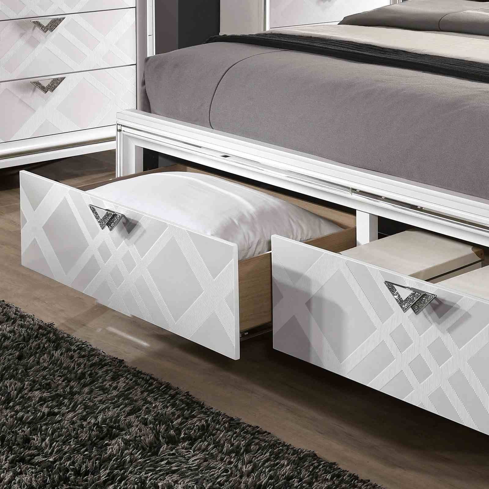 Emmeline E.King Bed, White - Image 2