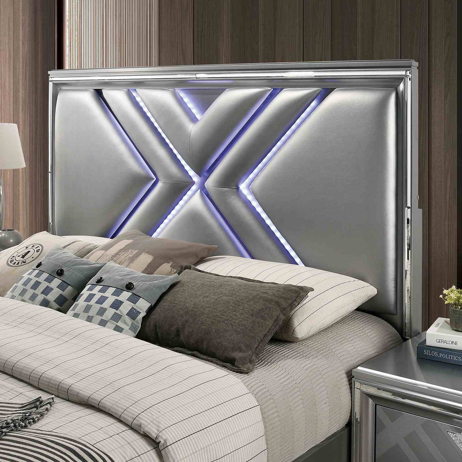 Emmeline Queen Bed, Silver - Image 3