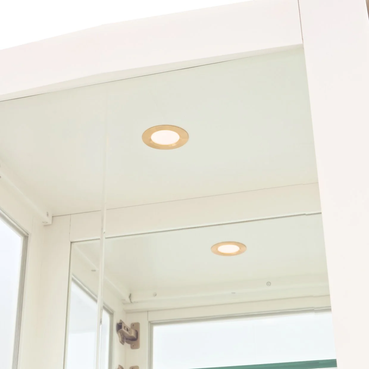 Fantosini Display Cabinet - Creamy Pearl - Image 5