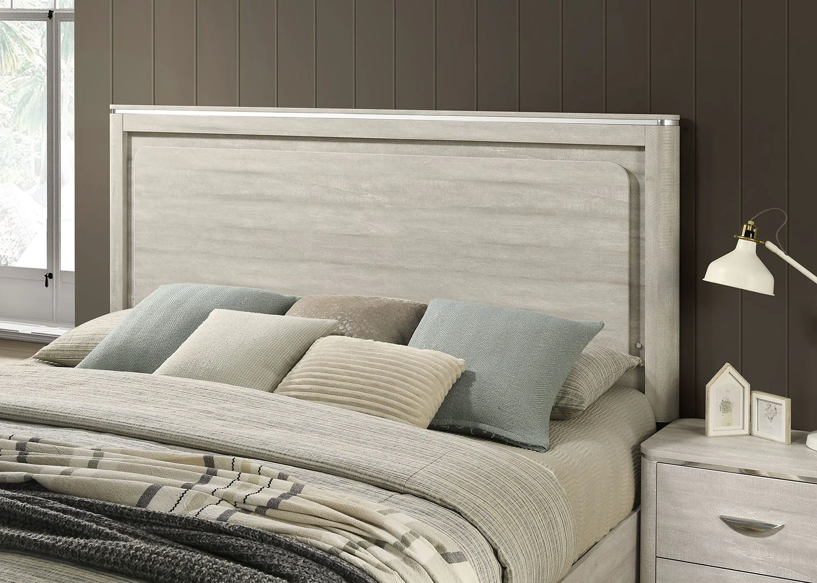 Farsund 4 Pc. Queen Bedroom Set - Image 2