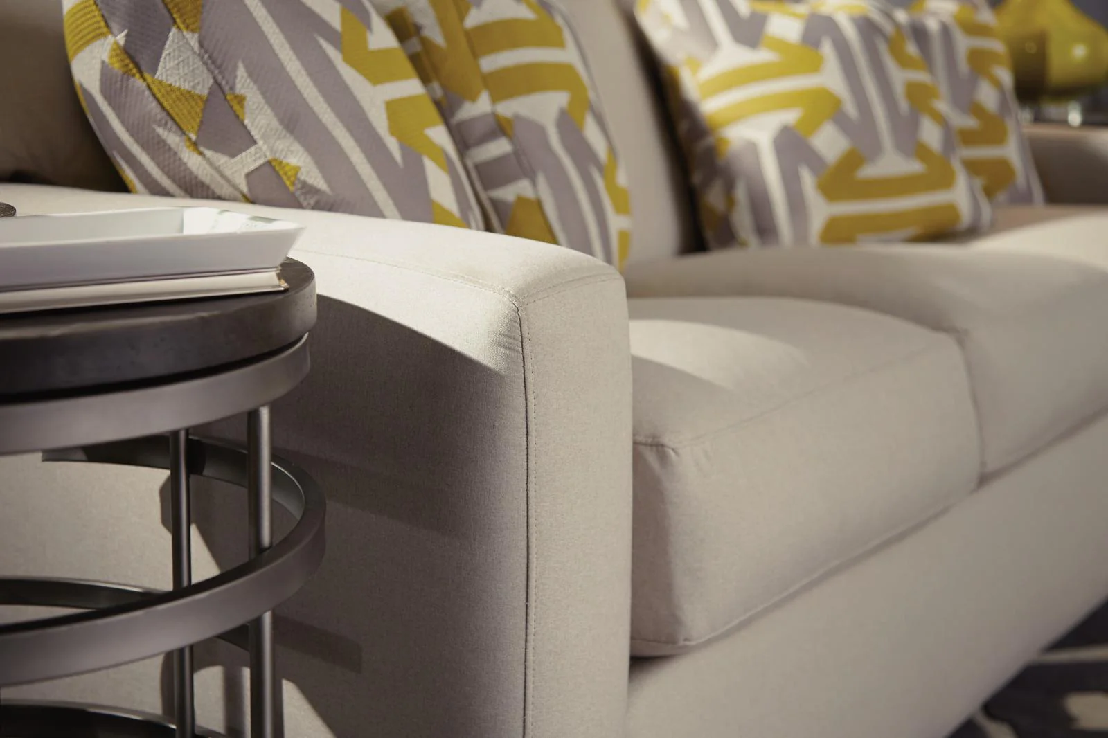 Flexsteel Halo Lamp Table in Silver - Image 3