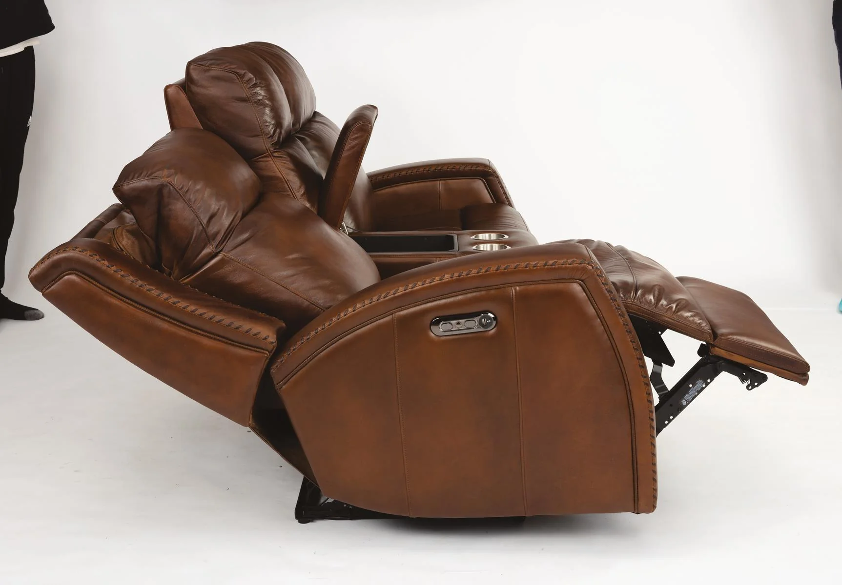 Flexsteel Latitudes Mustang Leather Power Reclining Loveseat w/Console & Power Headrests - Image 5