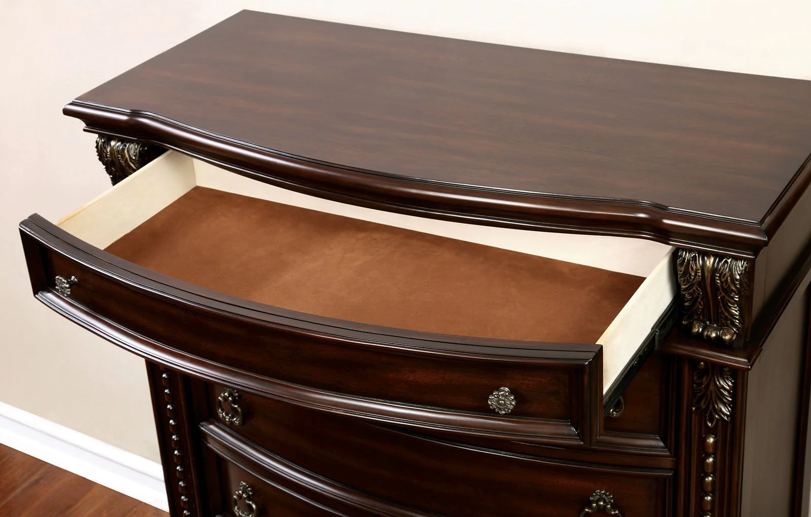Fromberg 5 Pc. Queen Bedroom Set w/ Chest - Image 3