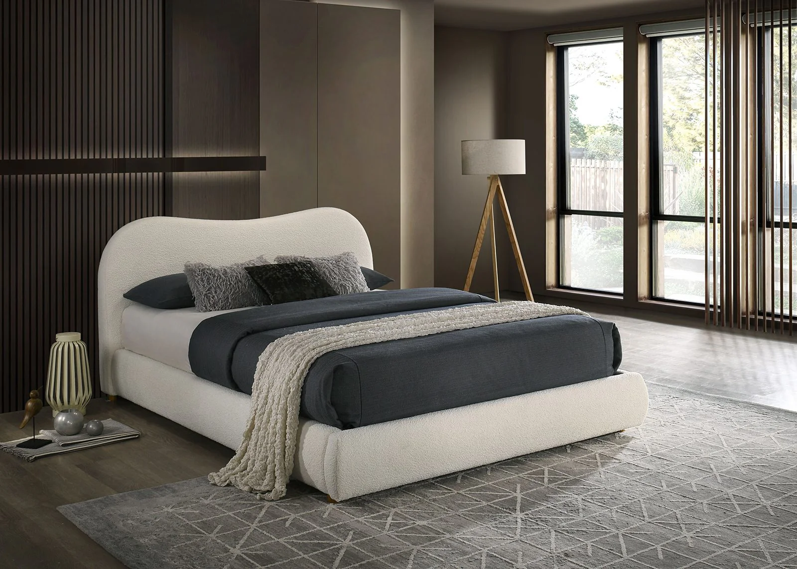 Grimsby E.King Bed, White Boucle - Image 3