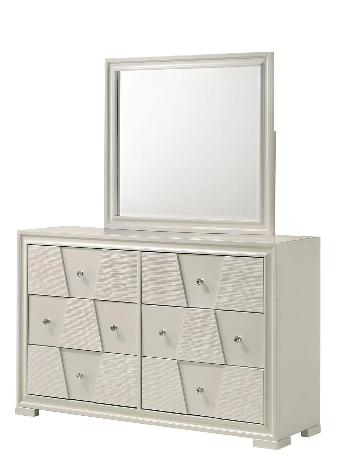 Holsted 5 Pc. Queen Bedroom Set w/ Chest - Image 3