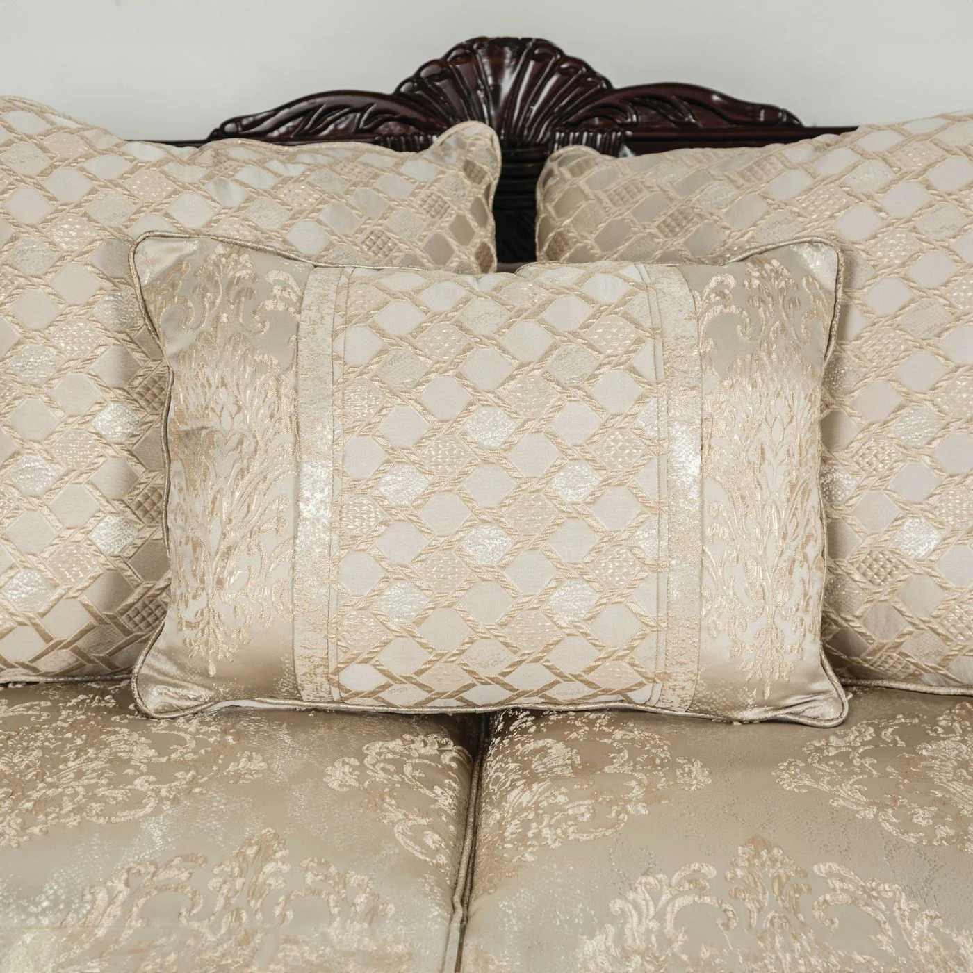 Huelva Sofa, Beige/Dark Cherry - Image 6