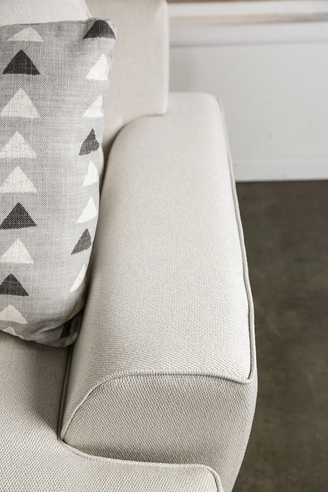 Hyde Park Sofa+Loveseat - Image 6