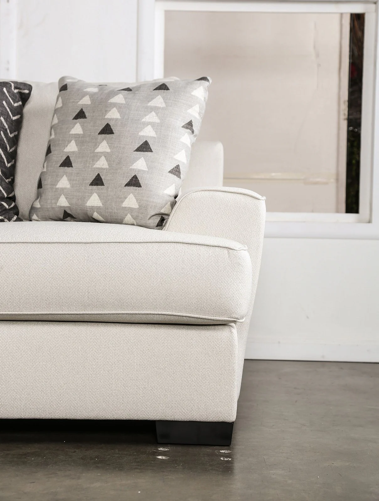 Hyde Park Sofa+Loveseat - Image 7