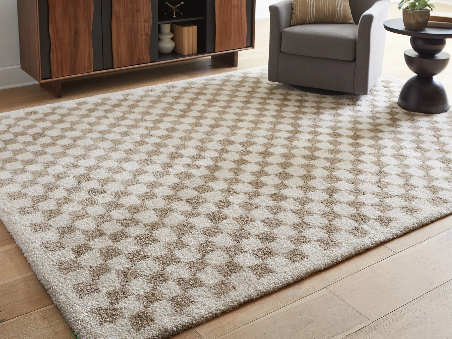 Karamen Large Rug - Image 2