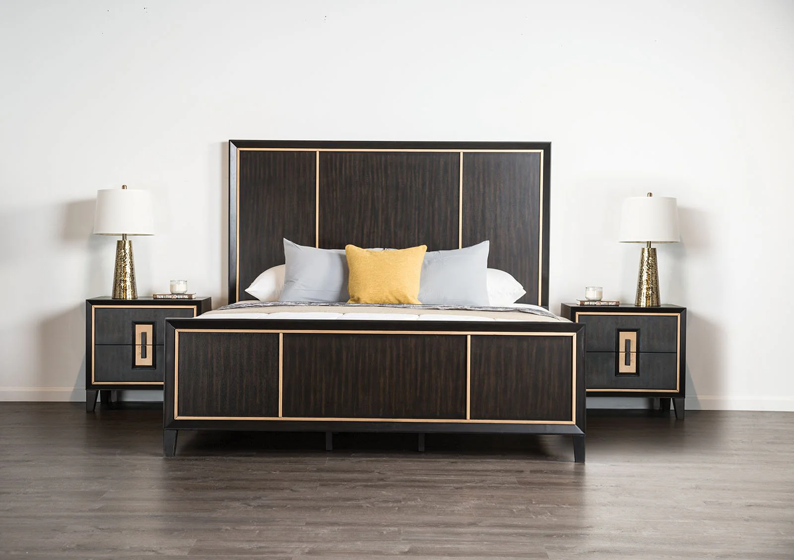 Kenyada 5 Pc. Queen Bedroom Set w/ Chest - Image 2