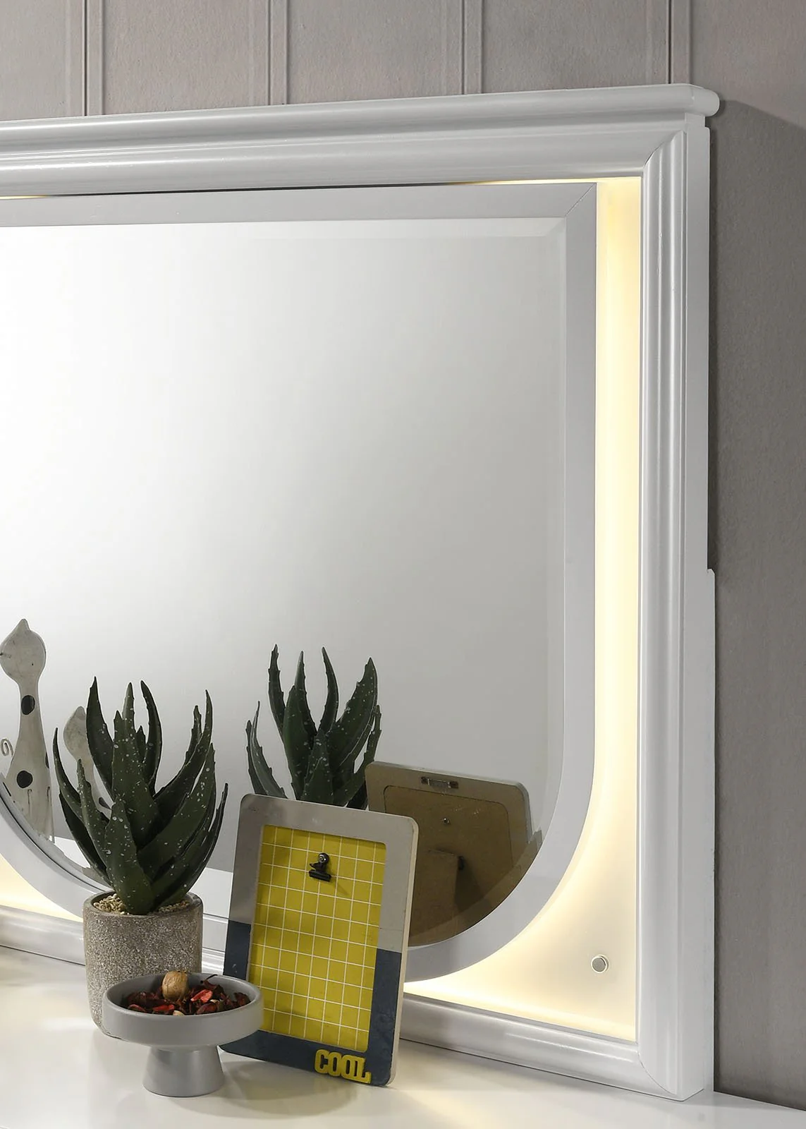 Lareina Mirror w/ LED, Pearl White - Image 3