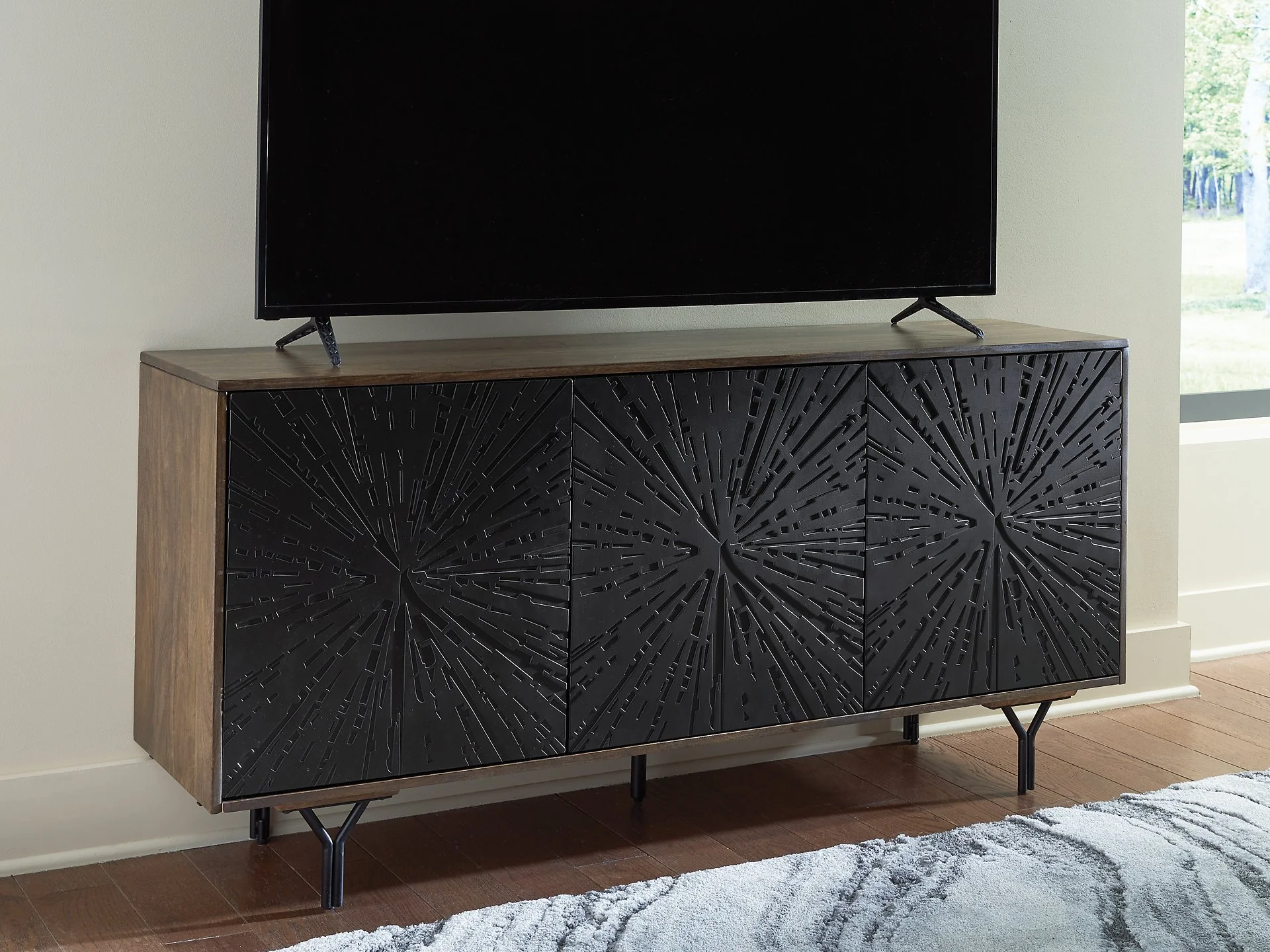 Lavinmont Accent Cabinet - Image 8