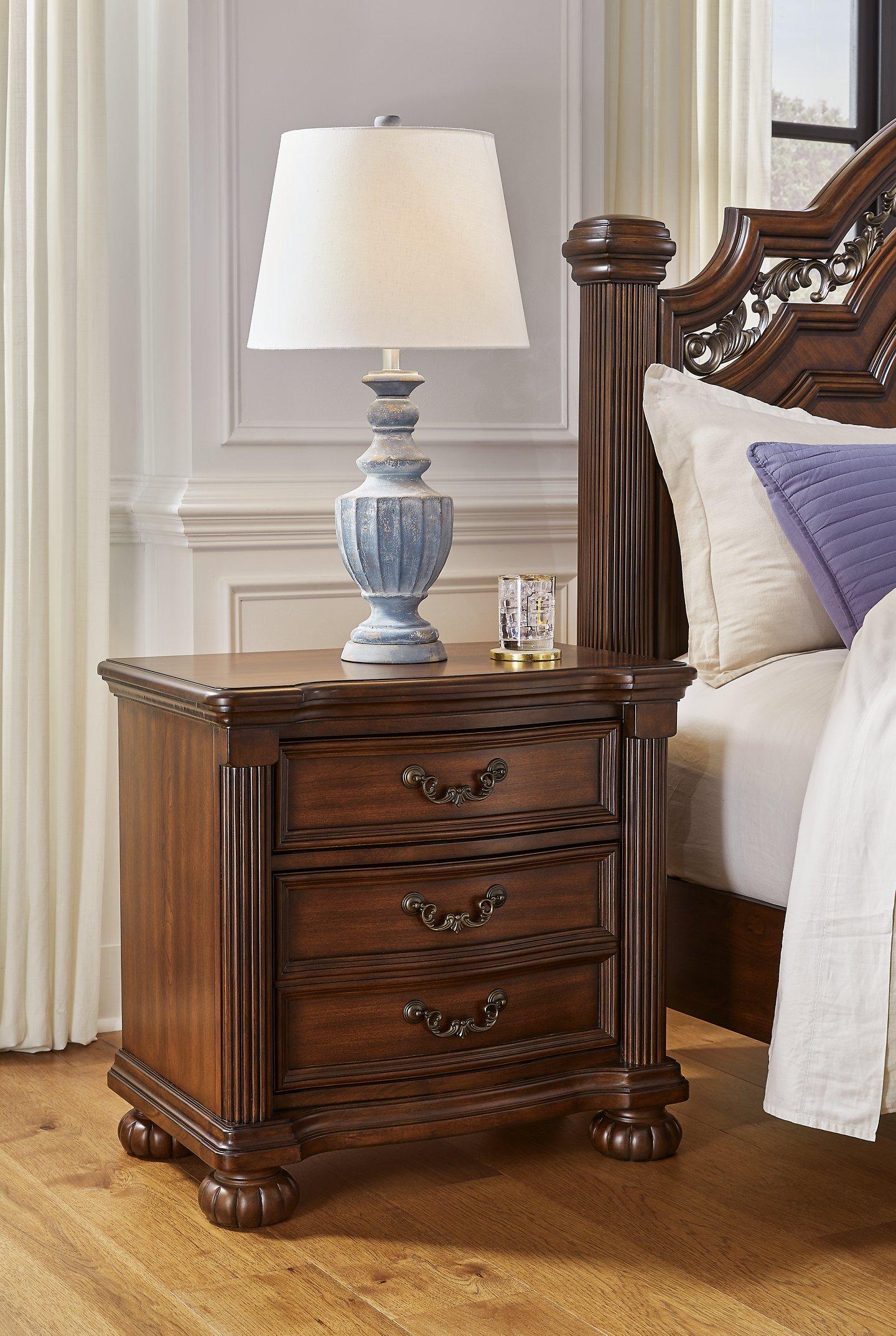 Lavinton Bedroom Set - Image 18