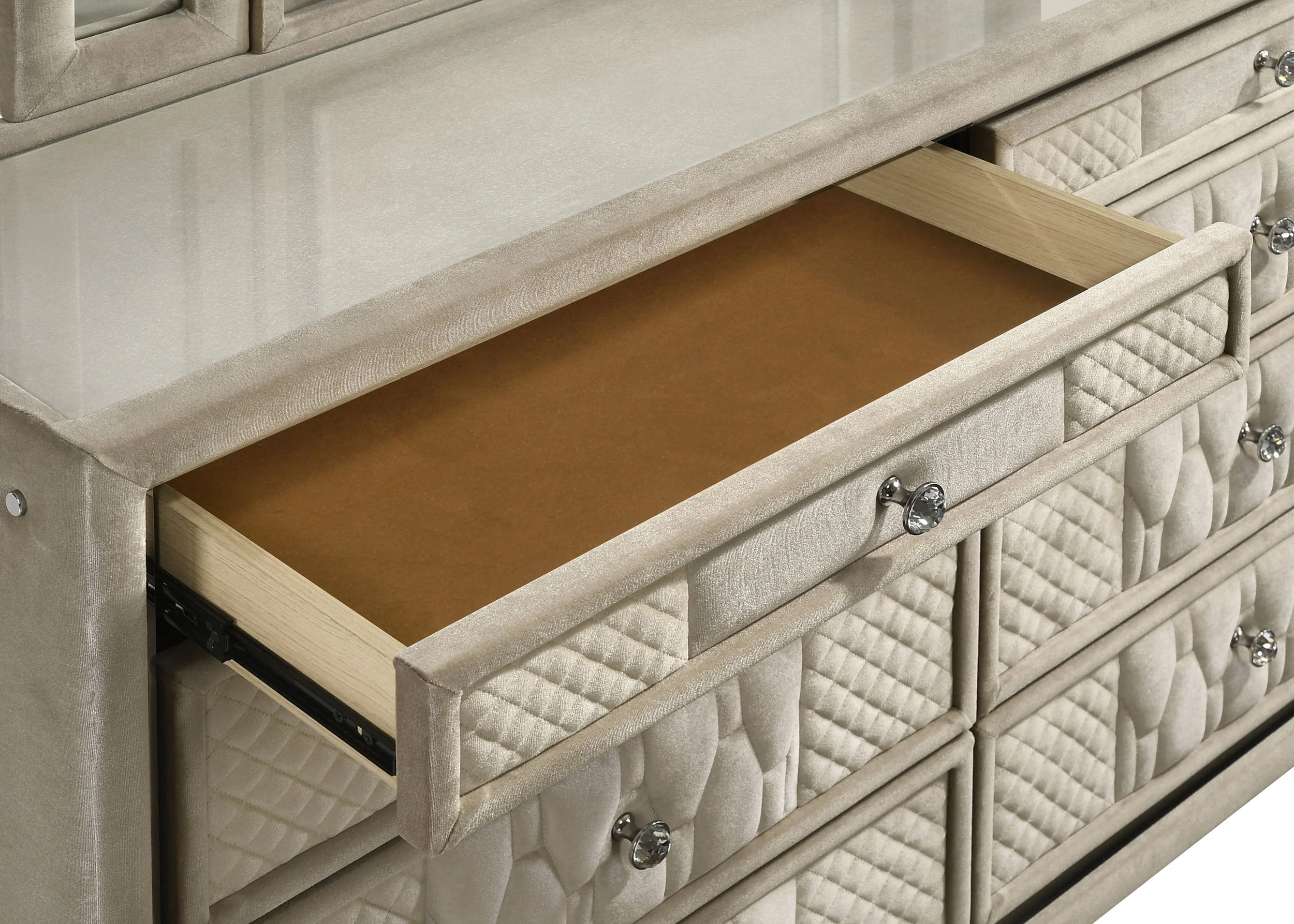 Lorient LED Dresser with LED Mirror - Image 10