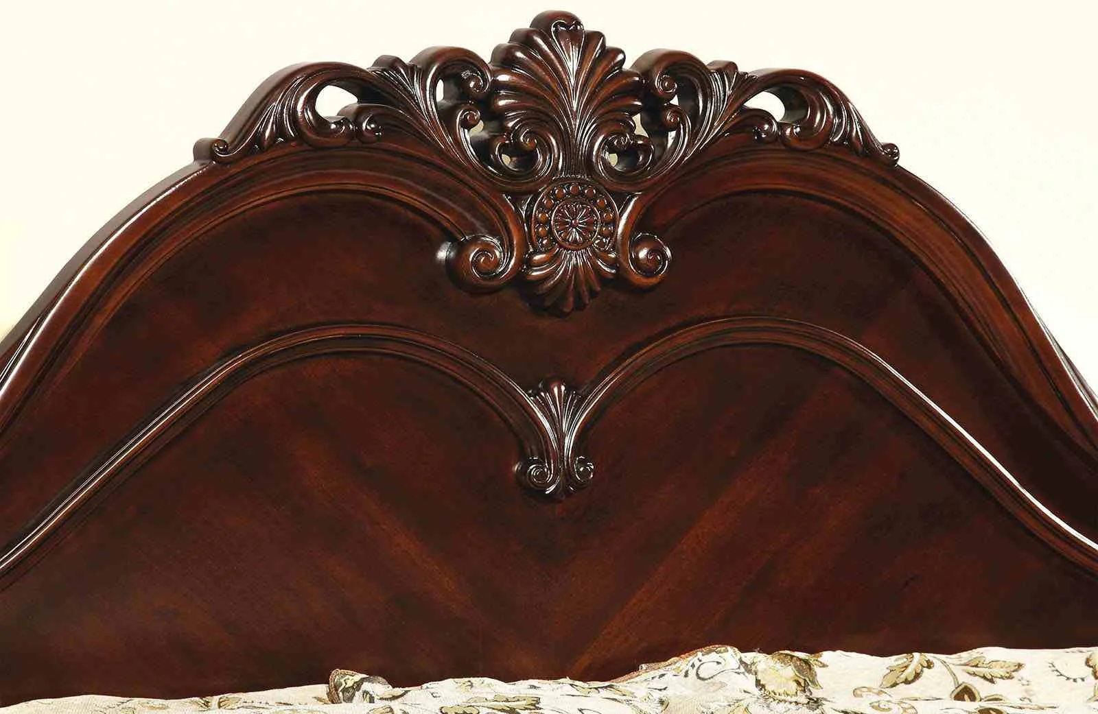 Mandura 5 Pc. Queen Bedroom Set w/ Chest - Image 2