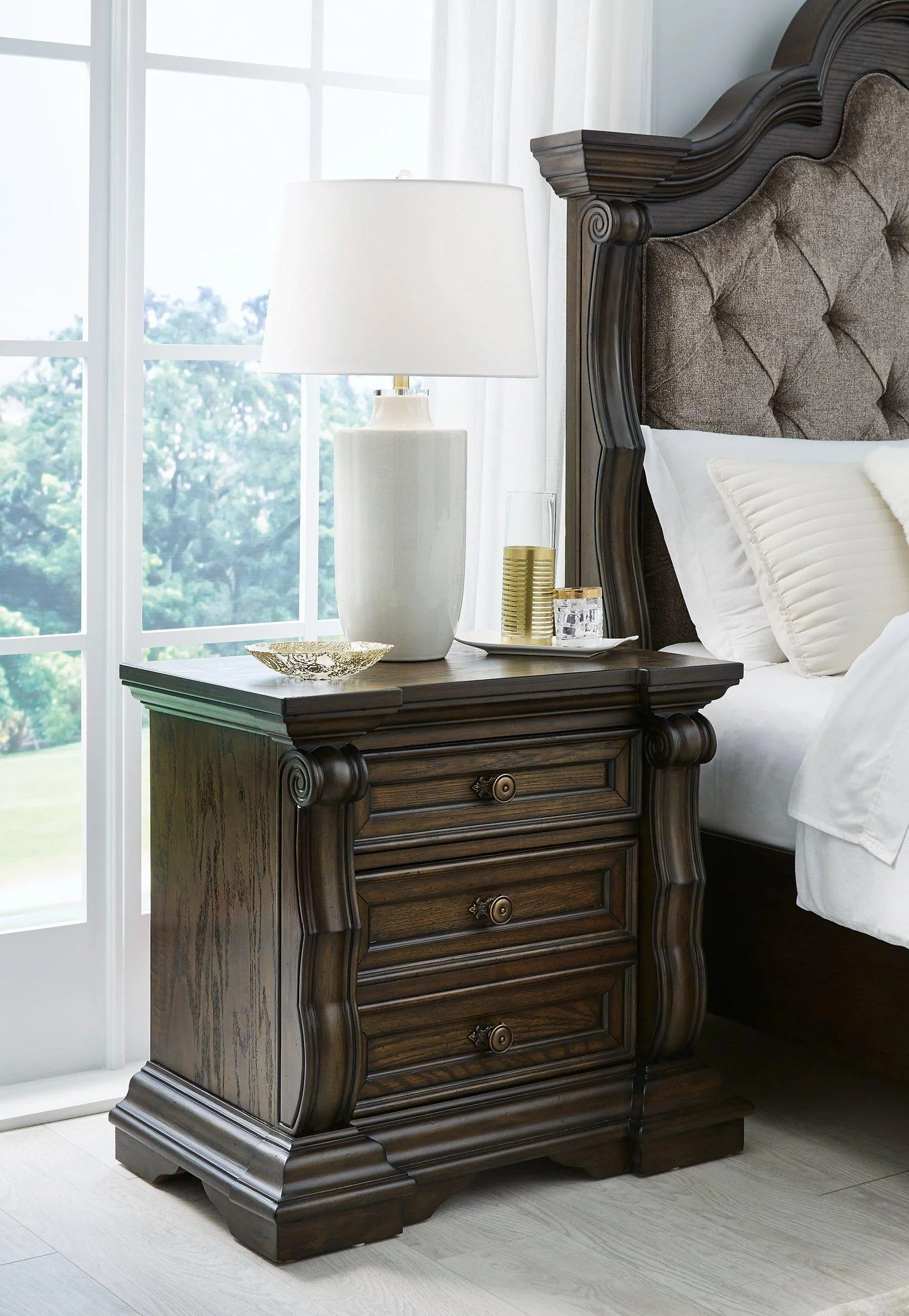 Maylee Bedroom Set - Image 21