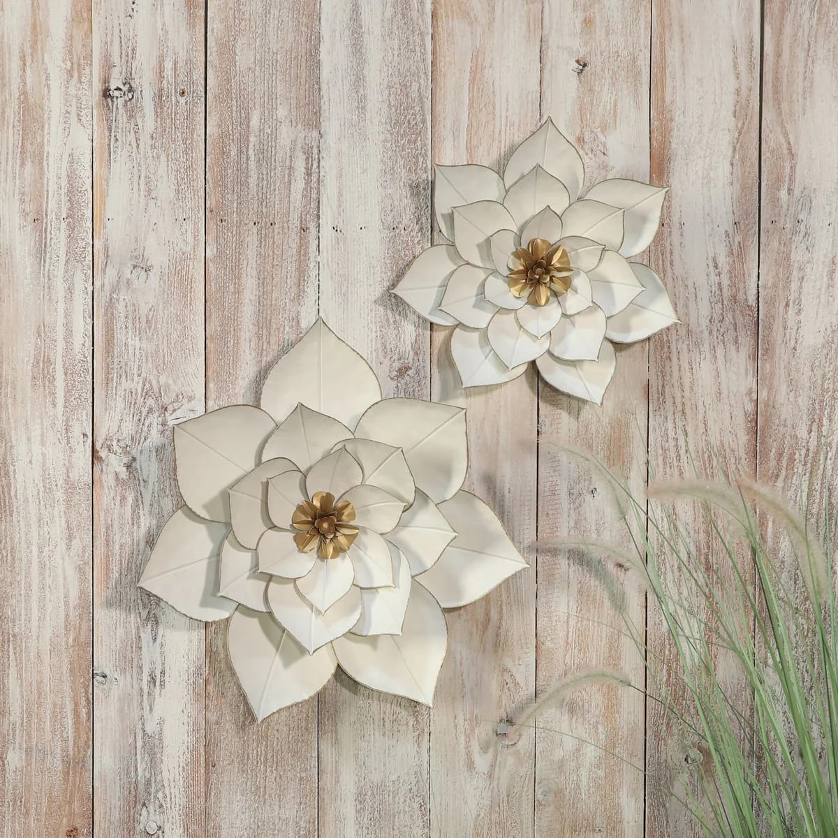 Metal 19" Lotus Wall Deco, White/gold - Image 8